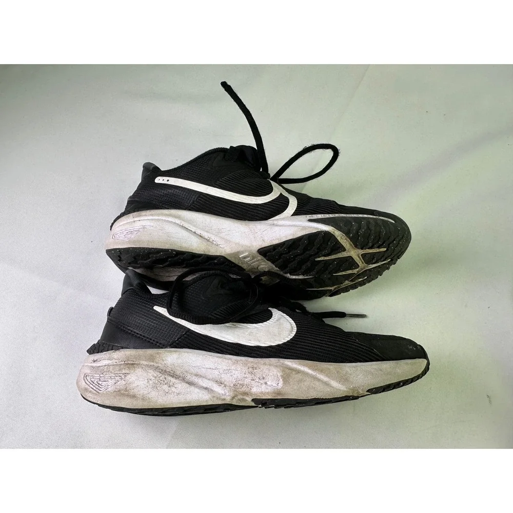 Nike Star Runner 4 Next Nature Black White Kids Running Shoes DX7615-001 Sz 3.5Y